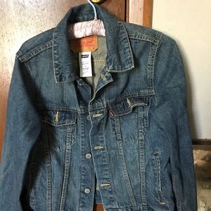 Levi’s denim jean jacket size “large?”